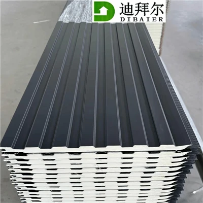 Rivestimento metallico coibentato ignifugo